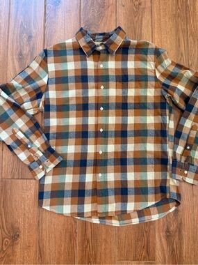J. Crew Men's Plaid flannel Button-Down Shirt in Brown, Navy, and Cream / large